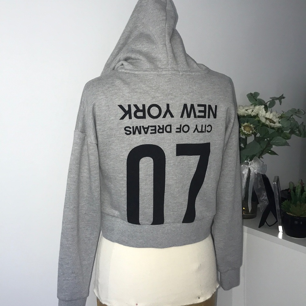 Forever 21 NYC Cropped hoodie - Picture 2 of 7